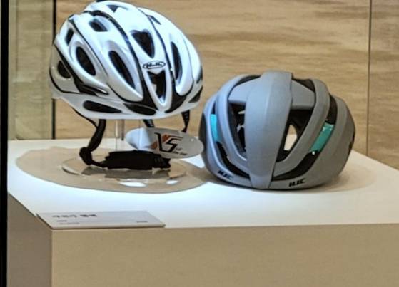 이명박 전 대통령 '자전거 헬멧'.  문소영 기자