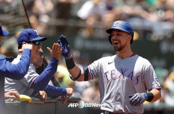 형 네이트 로우(오른쪽). /AFPBBNews=뉴스1