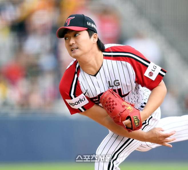 LG 고우석이 지난 4월 30일 잠실야구장에서 열린 2023 KBO리그 KIA와 경기 8회 역투하고 있다. 잠실 | 최승섭기자 thunder@sportsseoul.com