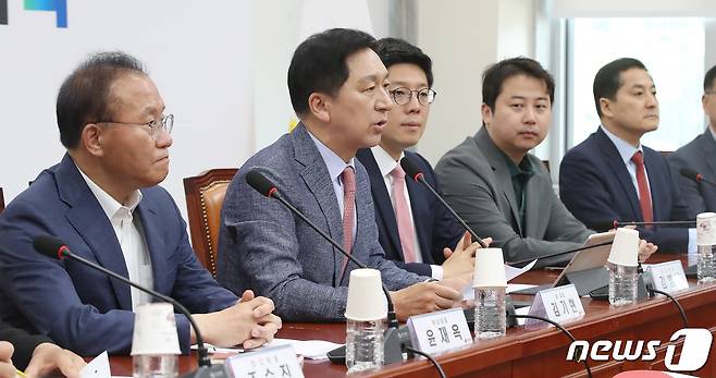 김기현 국민의힘 대표가 4일 오전 서울 여의도 국회에서 열린 긴급 최고위원회의에서 모두발언을 하고 있다. 2023.6.4/뉴스1 ⓒ News1 임세영 기자