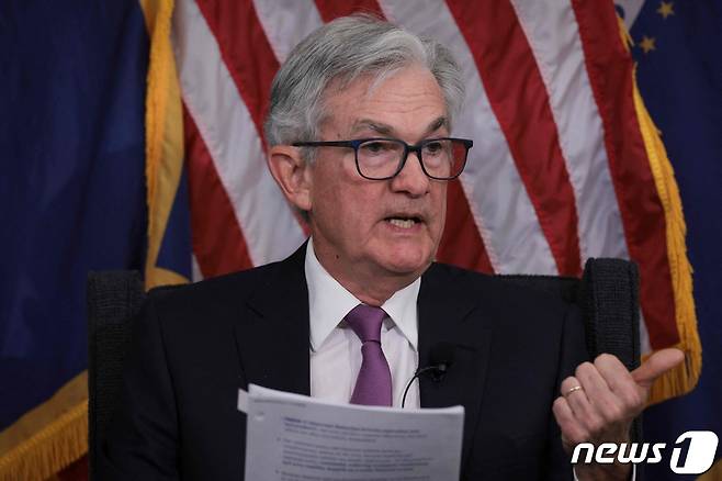 제롬 파월 연방준비제도(연준) 의장이 19일(현지시간) 워싱턴에서 열린 토마스 라우바흐 연구 콘퍼런스서 “최근 은행업의 스트레스에 따른 유동성 축소가 어느 정도일지에 대해 불확실성에 직면해 정책 금리가 예상했던 것만큼 오르지 않아도 된다”고 밝히고 있다. ⓒ AFP=뉴스1 ⓒ News1 우동명 기자