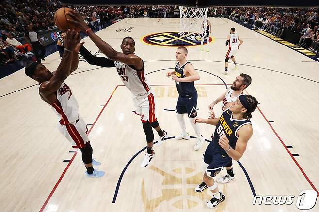 마이애미와 덴버의 파이널 2차전. ⓒ AFP=뉴스1