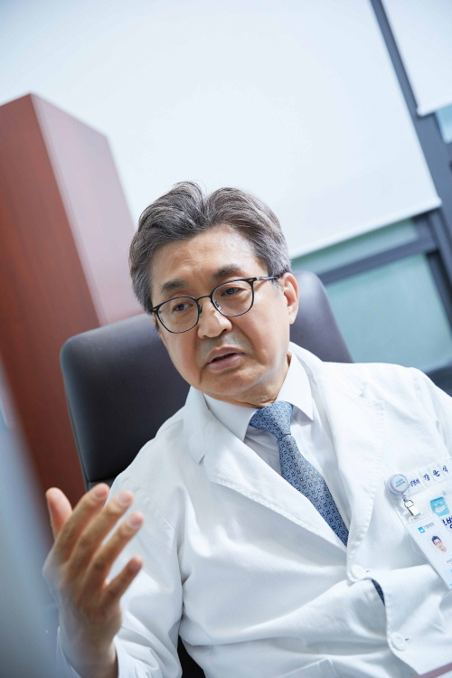 기쁨병원 강윤식 원장/신지호 헬스조선 기자