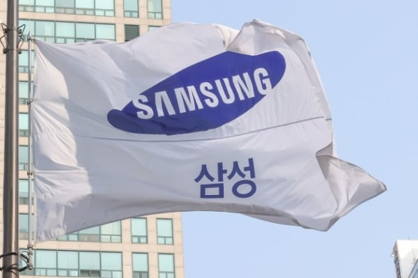 서울 서초구 삼성전자 서초사옥에 걸린 삼성 깃발. 사진=연합뉴스