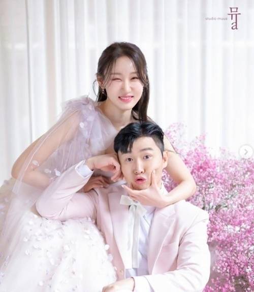 개그맨 겸 가수 이상호가 결혼 소식을 전했다. 사진=이상호 SNS