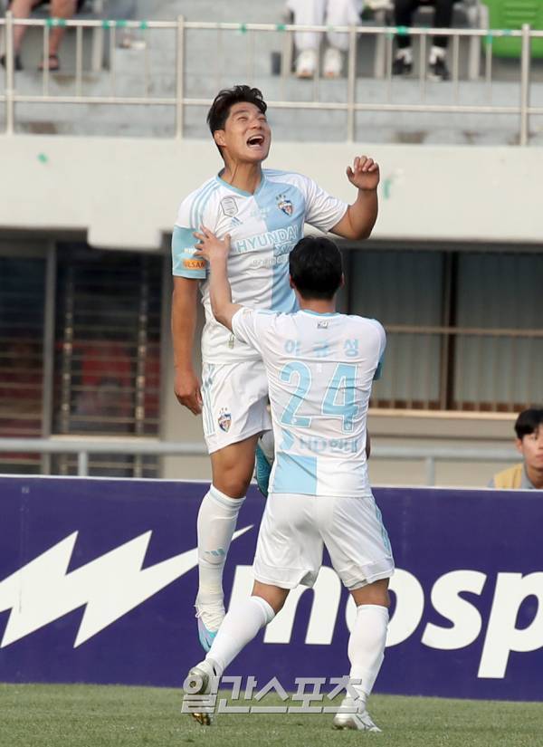 '하나원큐 K리그1 2023' 수원FC와 울산이 6일 오후 수원종합운동장에서 경기를 펼쳤다. 울산 주민규가 후반 골을 성공시키고 기뻐하고있다. 수원=정시종 기자 capa@edaily.co.kr /2023.06.06.
