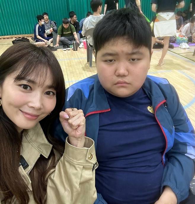 .배우 오윤아가 아들이 수영대회에 참여해 완주한 것에 대해 자랑스러워했다. /사진=오윤아 인스타그램