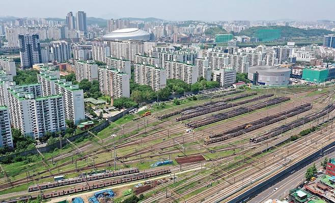 제2경인선 추진을 위한 구로차량기지 이전 사업이 경제성이 없다는 평가를 받았다.[사진=뉴시스]