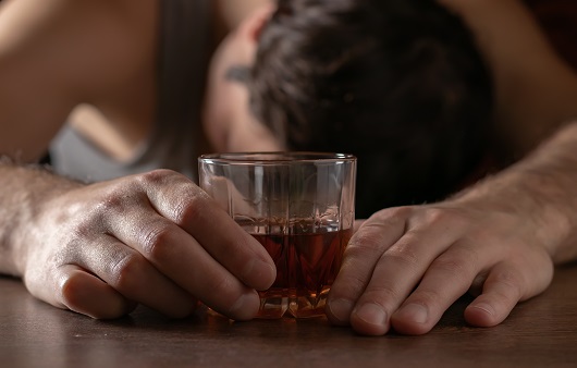 알코올 사용장애는 치료가 필요한 질환이다｜출처: 게티이미지뱅크