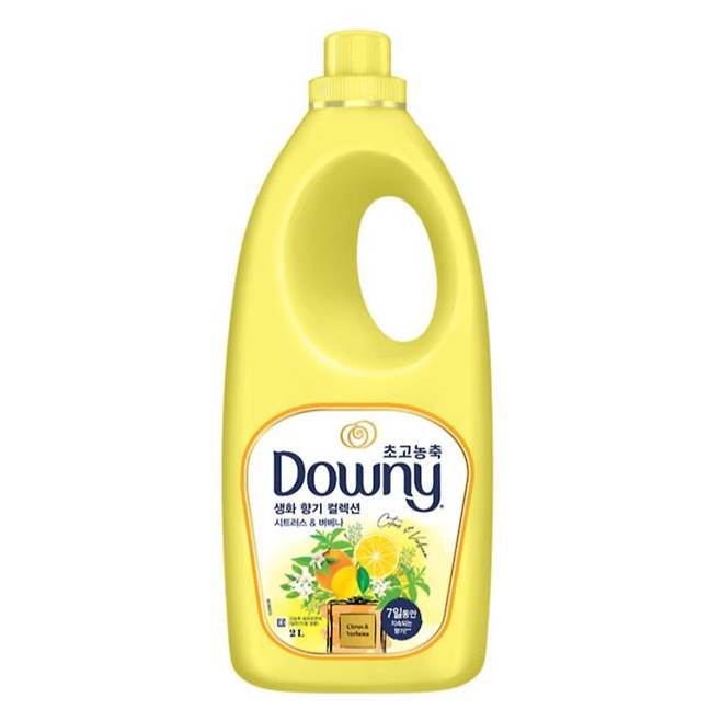다우니 생화향기 컬렉션 시트러스 앤 버베나 - 감귤류와 버베나의 상쾌한 향에 달콤한 과일 향이 살짝 더해진 새콤달콤 섬유 유연제. 1L 9천 5백 원.