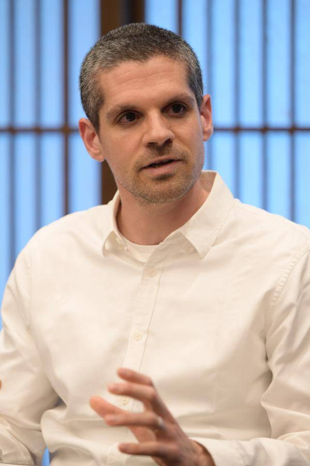 마아얀 메나쉬 케임브리지대 교수가 지난달 11일 '유럽과 한국의 새로운 고용형태 노동자 보호 방안'을 주제로 열린 좌담회에서 발언하고 있다. 하상윤 기자