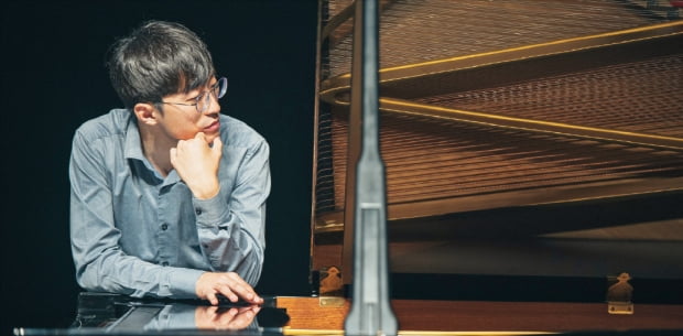 피아니스트 김도현은 지난 5일 한국경제신문과의 인터뷰에서 “오랫동안 사람들이 찾아서 들을 만한 연주를 남기고 싶다”고 말했다.  마포문화재단 제공