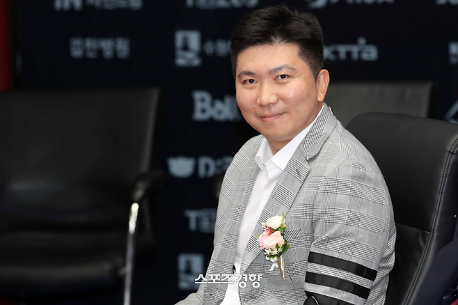 유승민 대한탁구협회장이 지난 1일 수원의 스튜디오T에서 경향신문과 만나 한국프로탁구리그(KTTL)의 존속을 약속하고 있다. 월간탁구 제공