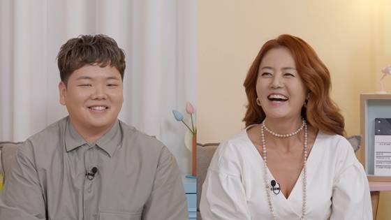 KBS 2TV '옥탑방의 문제아들'에 곽튜브, 손미나(사진 오른쪽)가 출연했다./사진제공=KBS 2TV '옥탑방의 문제아들'