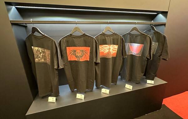 - 디아블로4 티셔츠 5종 "이건 확실히 디아블로 의상이라는 것을 알 수 있죠"