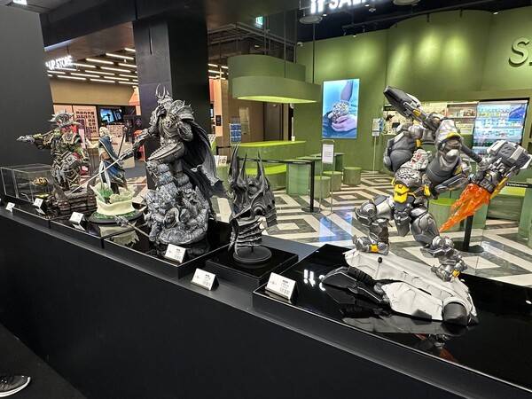 - 디아블로 외 블리자드 유명 IP 상품도 진열되어 있습니다