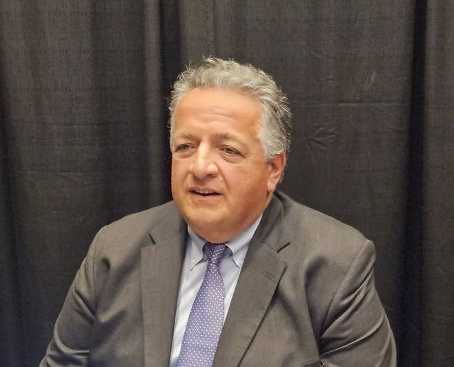 6일(현지 시각) ‘2023 바이오 인터내셔널 컨벤션(바이오USA)’이 열리고 있는 미국 보스턴에서 컨벤션 센터에서 누바 아페얀 모더나 공동설립자 겸 플래그십파이어니어링 CEO가 기자와 인터뷰하고 있다. / 플래그십파이어니어링