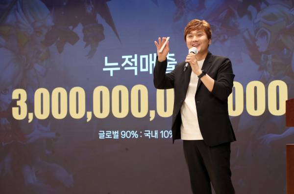 한동규 컴투스 사업1본부장이 '서머너즈 워'의 글로벌 흥행 비결을 공유하고 있다. 정시종 기자