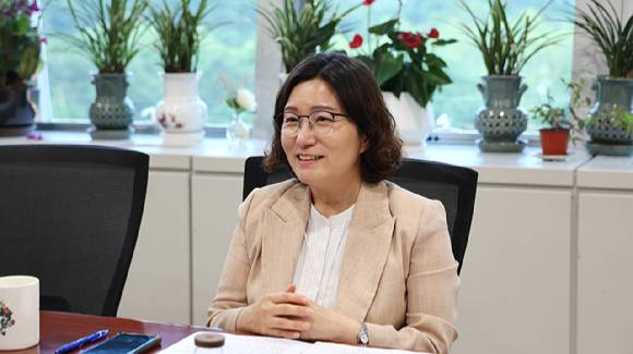 한형주 국립과천과학관장이 아이뉴스24와 만나 포스트 코로나 시대의 과학관 비전에 대해 이야기하고 있다. [사진=국립과천과학관 배은정]