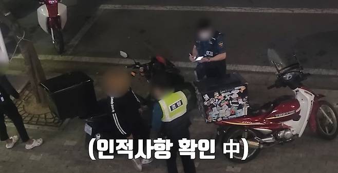 [서울=뉴시스]유튜브 채널 '딸배헌터'는 지난해 10월21일 '2700만원치 신고하고 왔습니다. 고양대첩 -2편-'이라는 제목의 영상을 업로드했다. (사진=유튜브 채널 딸배헌터 영상 캡처) 2023.06.06. photo@newsis.com *재판매 및 DB 금지