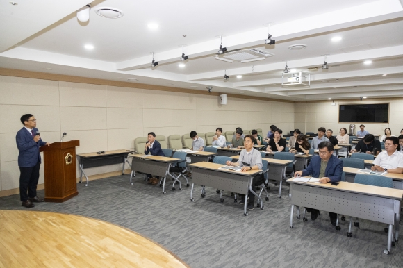 경북도의회(의장 배한철)는 8일 ‘2023년 맞춤형 법제교육’을 실시했다.
