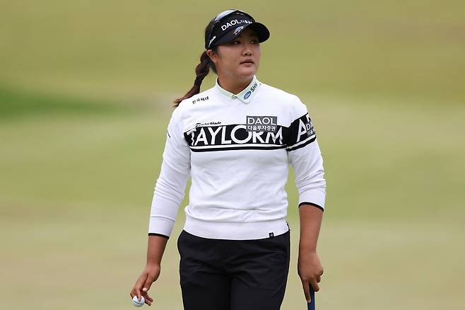 유해란이 숍라이트 클래식에서 시즌 첫 우승에 도전한다. 지난주 미즈호 아메리카스 오픈 최종라운드 5번홀 그린에서 플레이 하고 있는 유해란.  저지시티｜AFP 연합뉴스