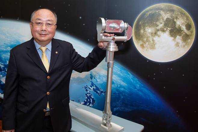 6일 카이릉 융 홍콩이공대(PolyU) 교수가 취재진과 만나 그가 소장을 맡고 있는 심우주탐사연구센터(RCDSE)에 대해 설명하고 있다. 홍콩이공대 제공