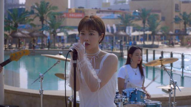 홍수아가 영화를 통해 변신한다. '나비효과' 스틸컷