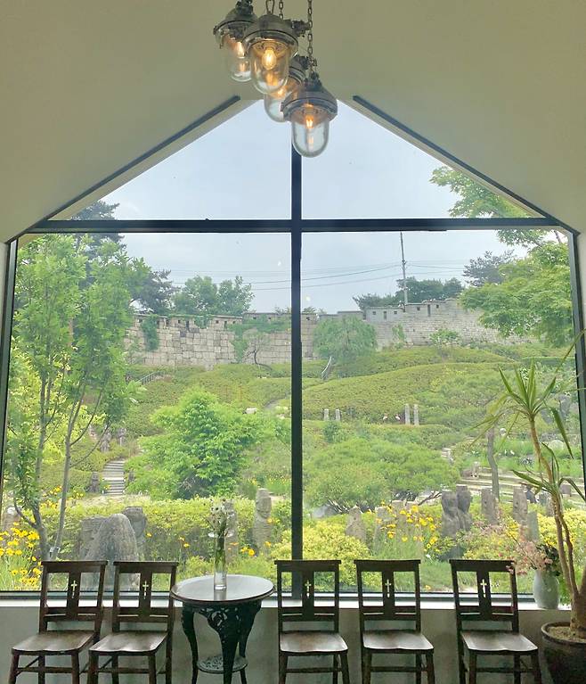 The view from inside the seminar room at Mok In Museum Mok Seok Won (No Kyung-min/The Korea Herald)