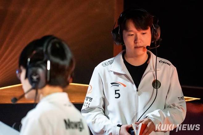 한화생명 e스포츠 최인규 감독이 경기를 준비하고 있다.&nbsp; &nbsp;쿠키뉴스 DB