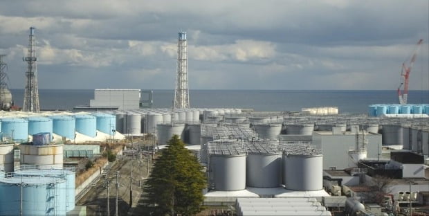 일본 후쿠시마 원전 내에 오염수를 저장해 놓은 저장 탱크들.  /사진=연합뉴스