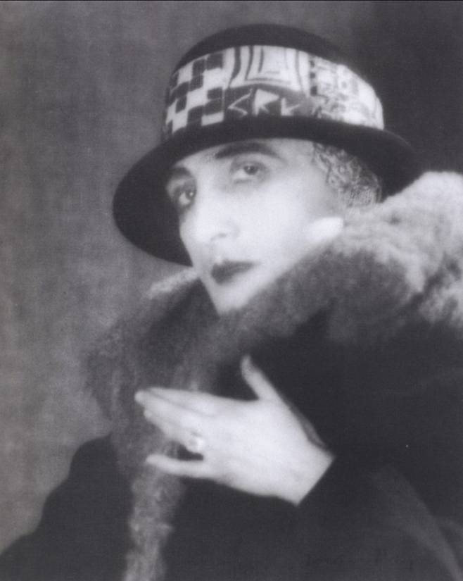 로즈 셀라비가 된 마르셀 뒤샹. [Man Ray]