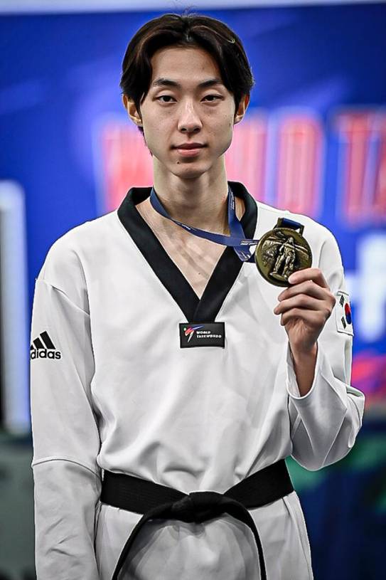 동메달을 목에 건 장준.(사진=세계태권도연맹)