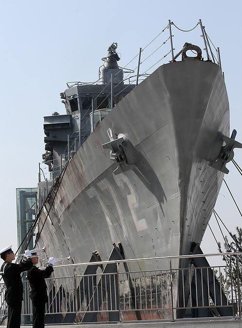 경기도 평택 해군 제2함대 사령부에 전시된 피격 천안함. (사진=연합뉴스)