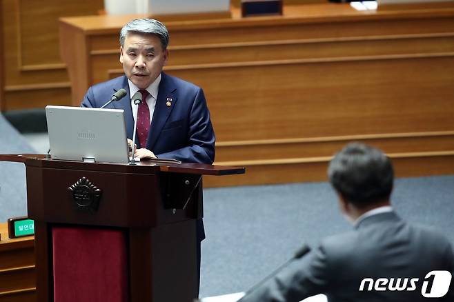 이종섭 국방부 장관이 12일 오후 국회 대정부질문에서 윤호중 더불어민주당 의원 질의에 답변하고 있다. 2023.6.12/뉴스1 ⓒ News1 황기선 기자