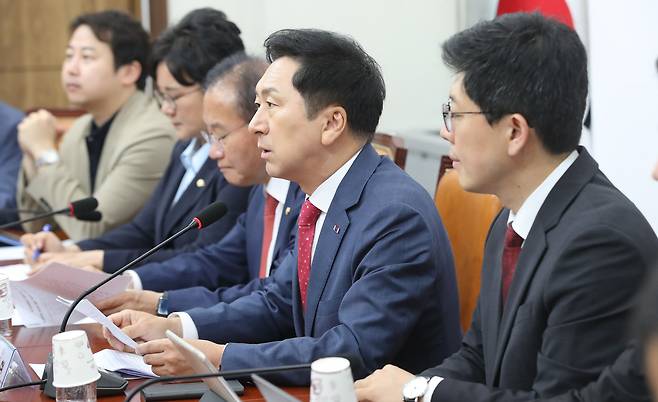 김기현 국민의힘 대표가 12일 오전 서울 여의도 국회에서 열린 최고위원회의에서 모두발언을 하고 있다. /뉴스1