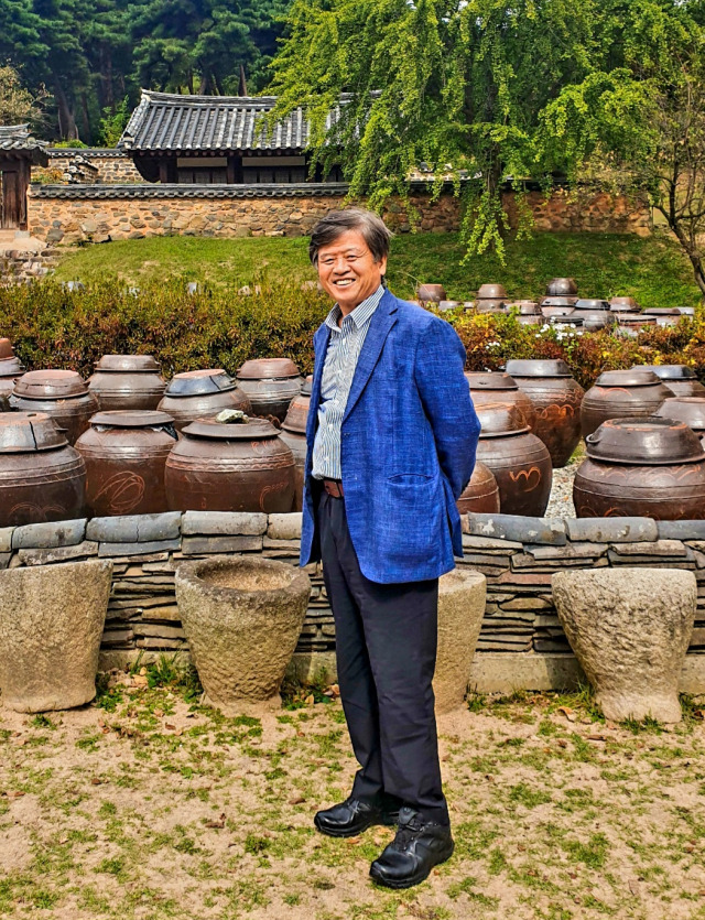 김교식 작가, 전 여성가족부 차관. 김교식 작가가 6월 19일까지 갤러리 인사 1010에서 개인전을 연다.