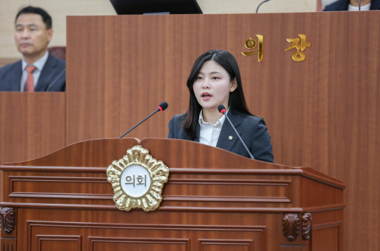 김미성 아산시의원이 시의회 본회의장에서 5분 자유발언을 하고 있다. 사진=아산시의회 제공