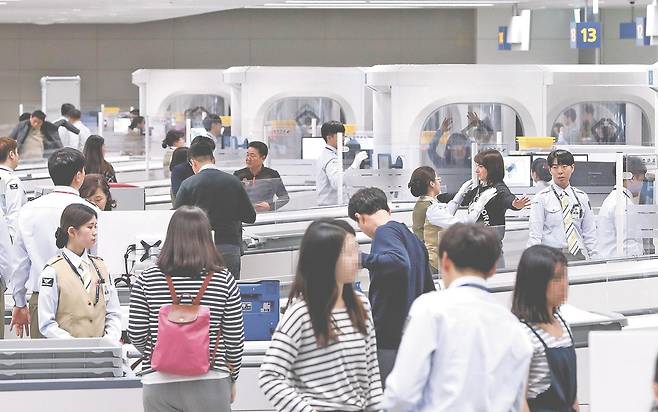 인천공항 제2터미널 검색대.