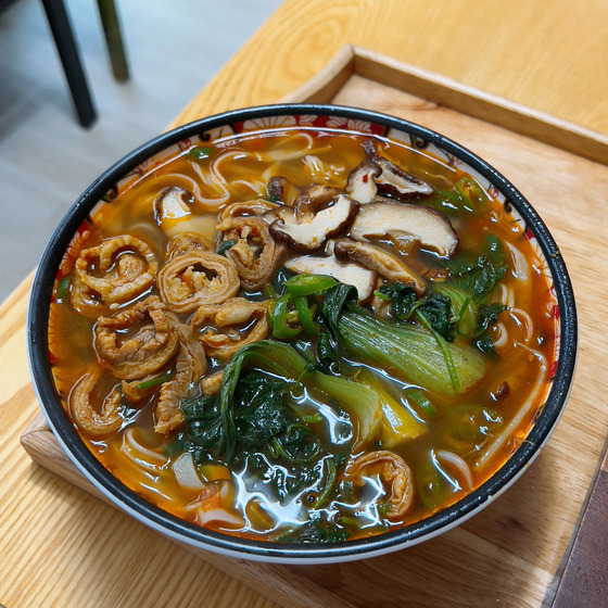 Pho with beef innards, sold at Jarak Ssalguksu [LEE TAE-HEE]