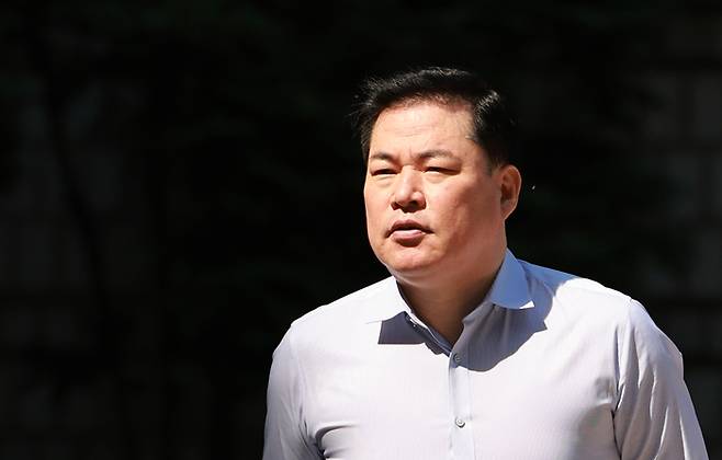 유동규 전 성남도시개발공사 기획본부장이 13일 오전 서울 서초구 서울중앙지방법원에서 열린 정진상 전 더불어민주당 당대표실 정무조정실장의 뇌물수수 혐의 관련 1심 속행 공판에 증인 신문을 위해 출석하고 있다. [사진 = 연합뉴스]
