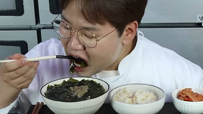 [유튜브채널 요리왕비룡 캡처]