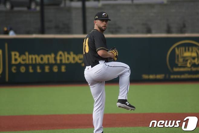 키움 히어로즈의 새 외국인투수 이안 맥키니. (키움 제공)