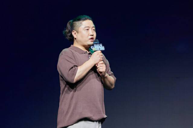 엔진 교체 프로젝트를 발표하는 민경훈 디렉터