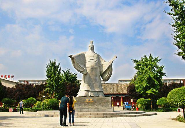 허난성 쉬창 소재 조승상부의 조조 조각상. ⓒ최종명