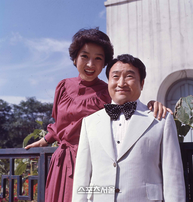 1970년대 코믹콤비로 활약한 코미디언 이기동(오른쪽)과 권귀옥. 스포츠서울DB