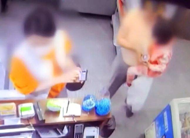 경기 양주시의 고깃집 점주를 상대로 '식대 환불 목적'으로 폭언과 욕설을 한 모녀 ⓒSNS