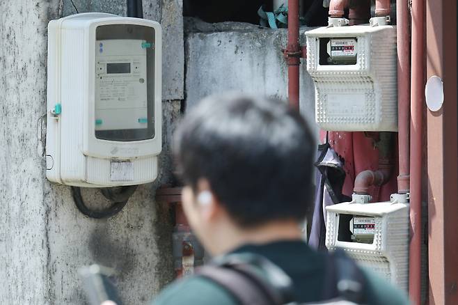 전력소비를 아끼면 전기요금을 일정비율 환급해주는 에너지캐시백 신규 신청자가 20만 명을 넘어섰다. ⓒ 연합뉴스