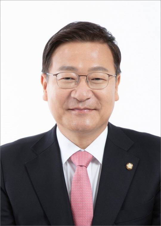 정점식 국민의힘 의원. 정점식 국민의힘 의원. 정 의원실.