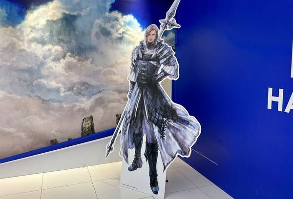 - 캐릭터들과 함께 사진을 찍으면 좋은 추억이 될 것이다